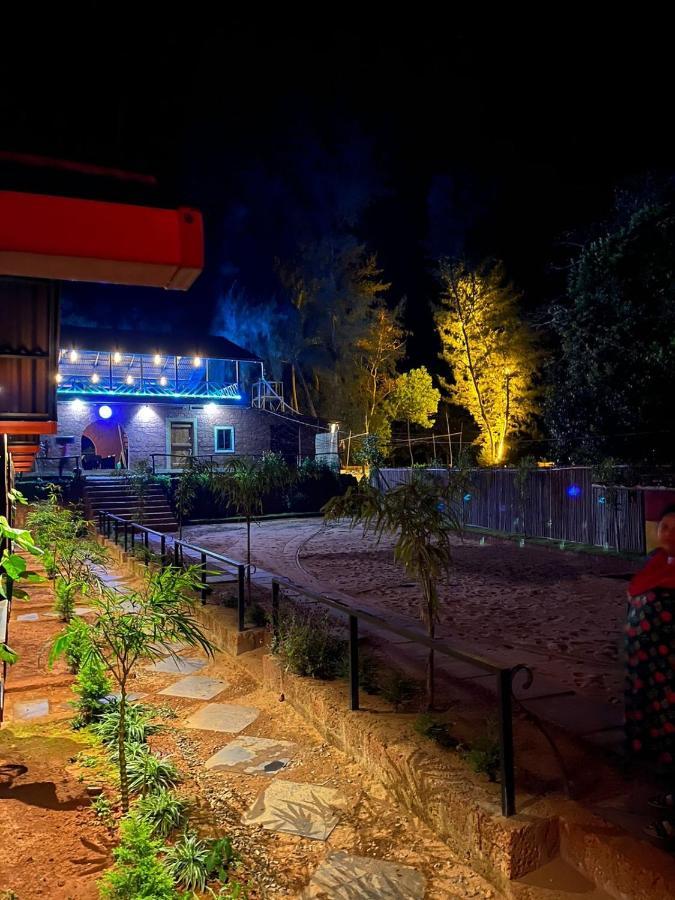 Taya Beach Front Гокарна Екстер'єр фото